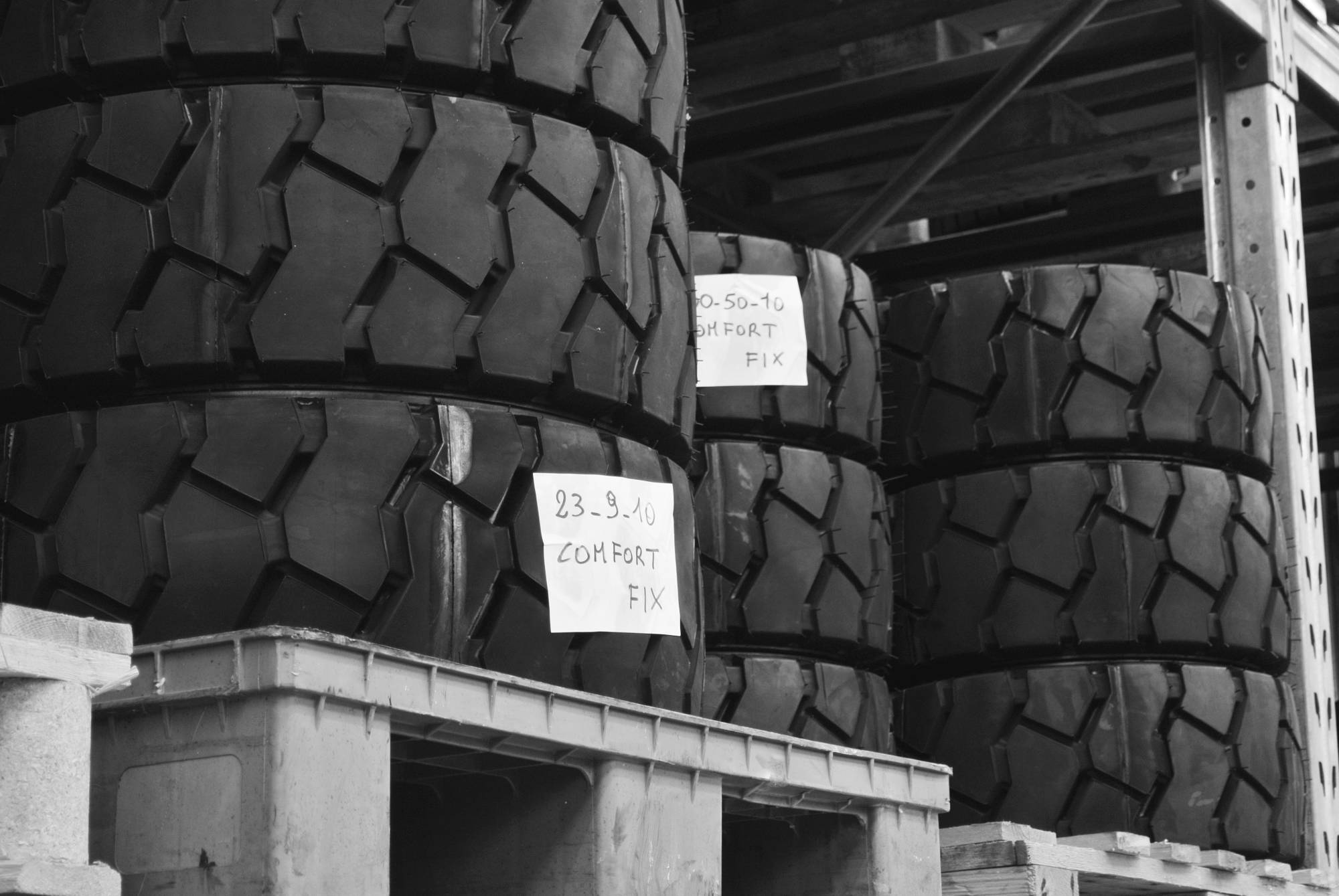  Trelleborg Superelastic tyres are designed for material handling environments. 